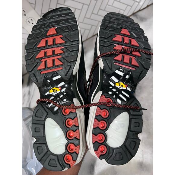 Nike Air Max Plus Tn SE FB9722-300 Khaki Black Red Men’s Size 11 New Without Box - Picture 10 of 11